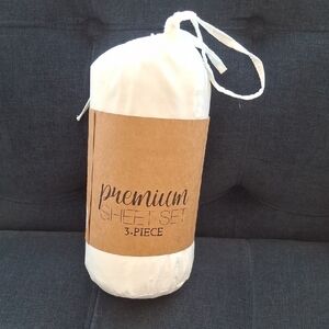 Elegant White 3-Piece Sheet Set